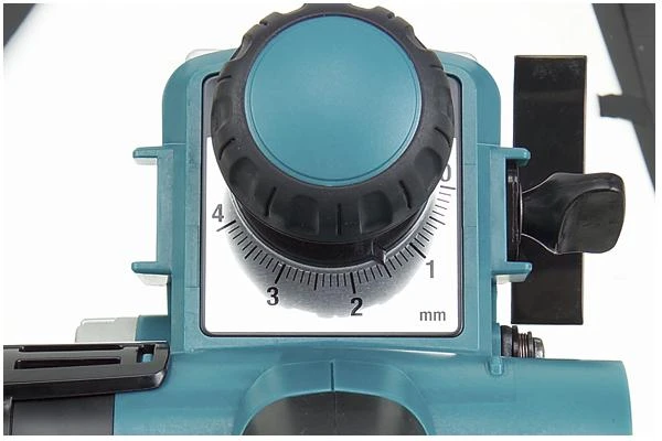 Makita KP0810CJ Elektrinis oblius 82 mm, 0-4 mm, 1050 W, 3,4kg, MAKPACK