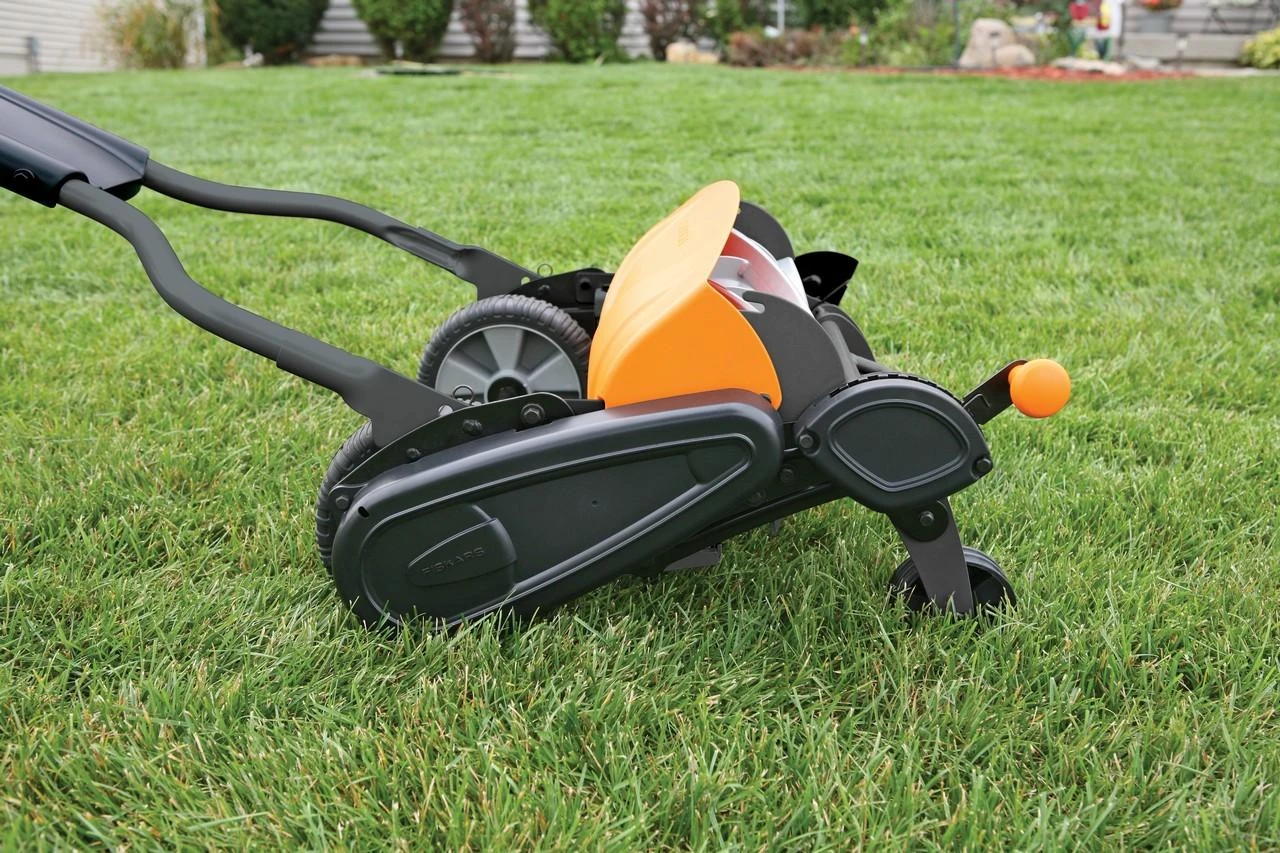 Fiskars Mechaninė vejapjovė be žolės rinktuvo StaySharp Max (1000591) 46cm