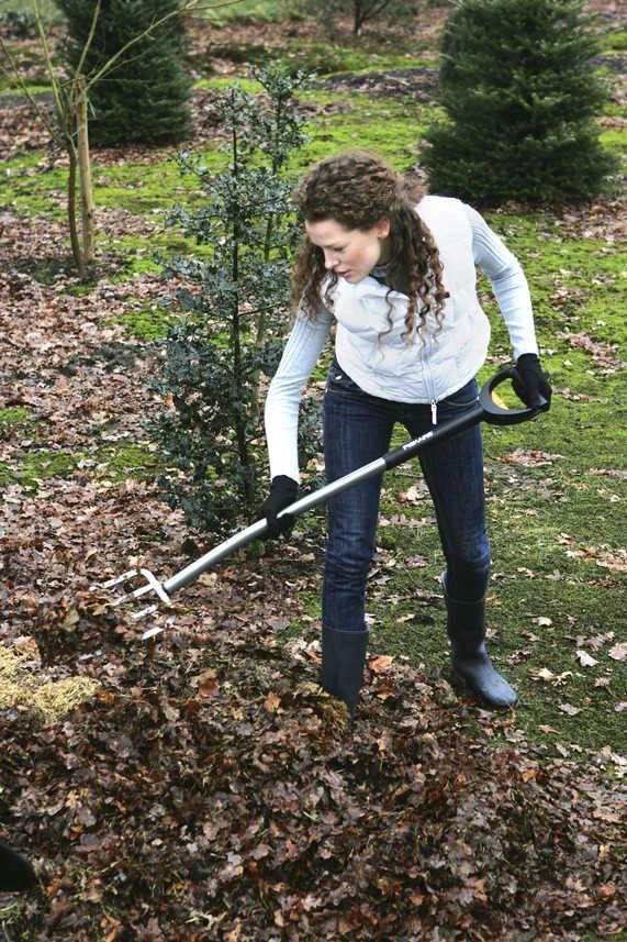 Fiskars SmartFit™ šakė teleskopiniu kotu