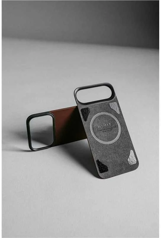 Dėklas Nomad Magnetic Leather Back, juodas (Horween), Magsafe - iPhone 17 Pro