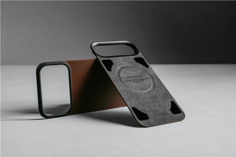Dėklas Nomad Magnetic odinis galinis dangtelis, juodos spalvos (Horween), Magsafe – iPhone 17 Pro Max