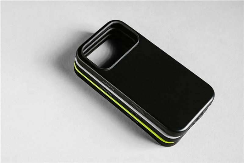 Dėklas Nomad Modern Case, vulcan juodas - iPhone 17 Pro