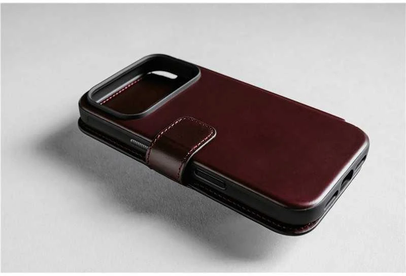 Dėklas Nomad Modern Leather Folio, burgundy (Horween) - iPhone 17 Pro