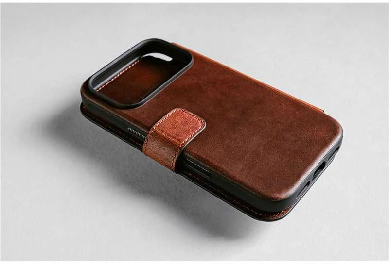 Dėklas Nomad Modern Leather Folio, olde dublin (Horween) - iPhone 17 Pro
