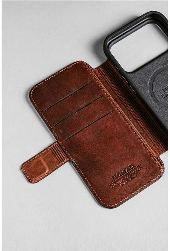 Dėklas Nomad Modern Leather Folio, olde dublin (Horween) - iPhone 17 Pro