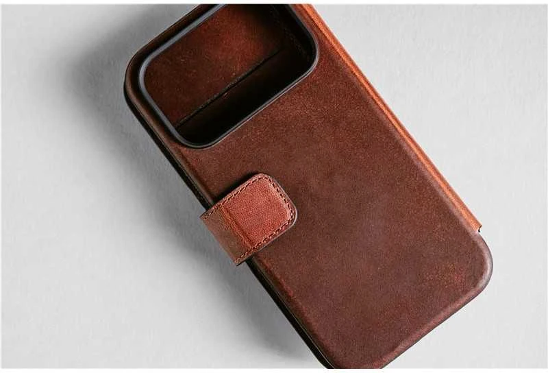 Dėklas Nomad Modern Leather Folio, olde dublin (Horween) - iPhone 17 Pro