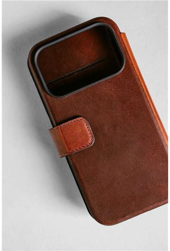 Dėklas Nomad Modern Leather Folio, olde dublin (Horween) - iPhone 17 Pro