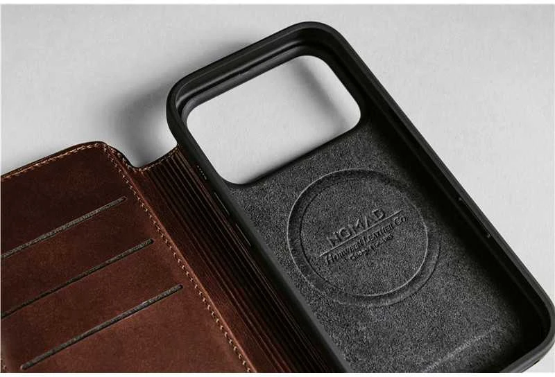Dėklas Nomad Modern Leather Folio, rustic ruda (Horween) - iPhone 17 Pro