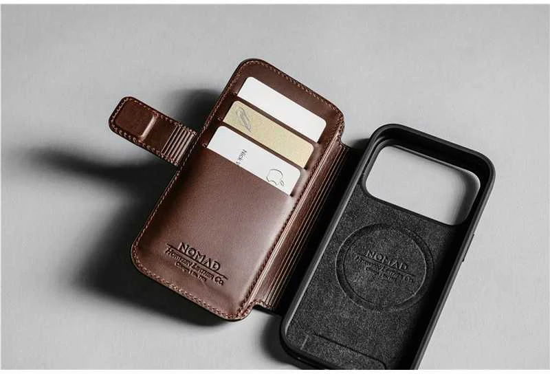 Dėklas „Nomad Modern Leather Folio“, kaimiško stiliaus rudas (Horween) – „iPhone 17 Pro Max“