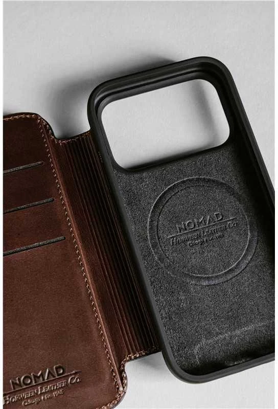 Dėklas „Nomad Modern Leather Folio“, kaimiško stiliaus rudas (Horween) – „iPhone 17 Pro Max“