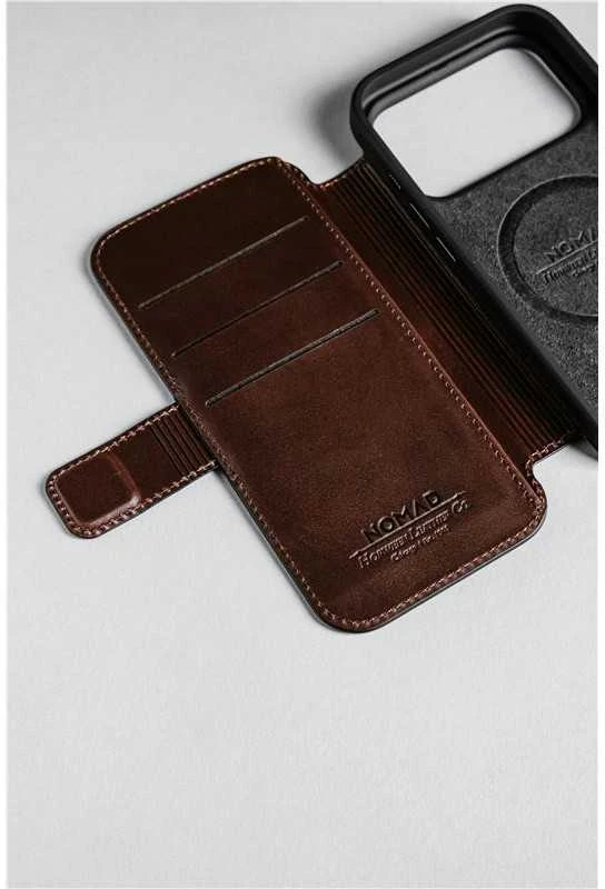 Dėklas „Nomad Modern Leather Folio“, kaimiško stiliaus rudas (Horween) – „iPhone 17 Pro Max“