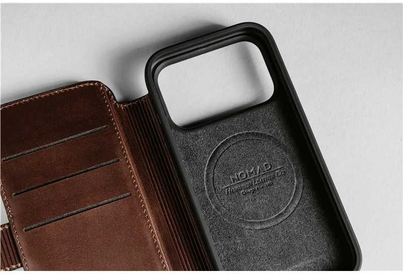Dėklas „Nomad Modern Leather Folio“, kaimiško stiliaus rudas (Horween) – „iPhone 17 Pro Max“