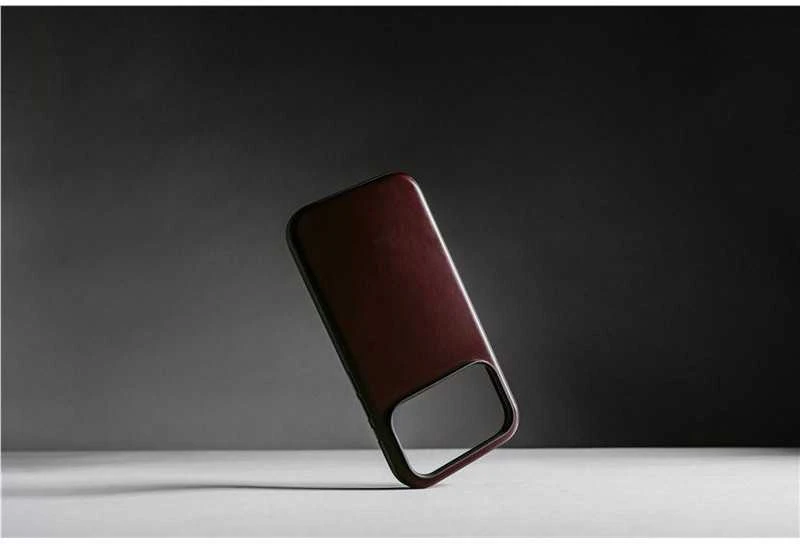 Dėklas Nomad Modern Odinis dėklas, burgundy (Horween) - iPhone 17 Pro