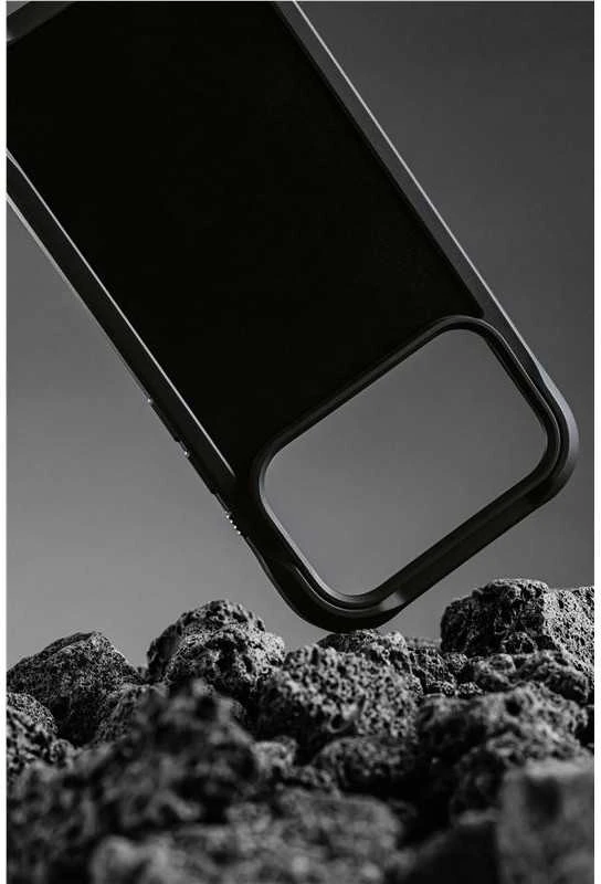 Dėklas Nomad Rugged Odinis dėklas, juodas (Horween) - iPhone 17 Pro