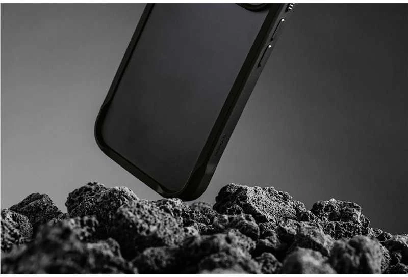 Dėklas Nomad Rugged Odinis dėklas, juodas (Horween) - iPhone 17 Pro