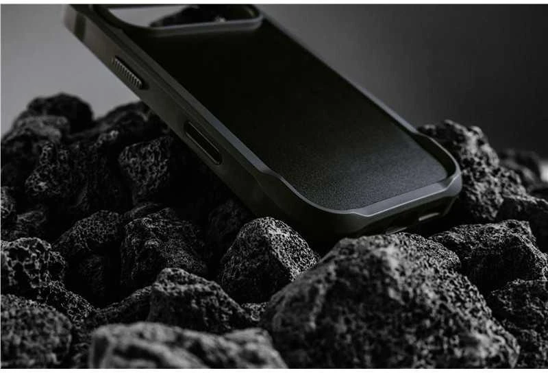Dėklas Nomad Rugged Odinis dėklas, juodas (Horween) - iPhone 17 Pro