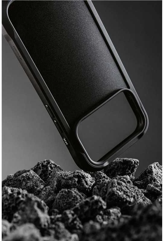 Dėklas Nomad Rugged Odinis dėklas, juodas (Horween) - iPhone 17 Pro