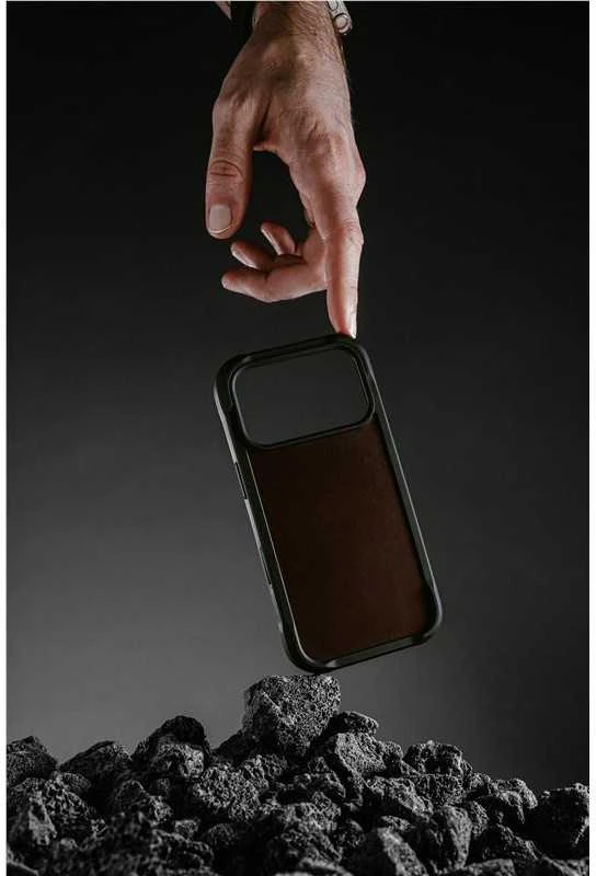 Dėklas Nomad Rugged Odinis dėklas, rustic ruda (Horween) - iPhone 17 Pro