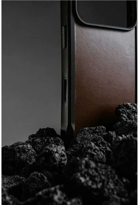 Dėklas Nomad Rugged Odinis dėklas, rustic ruda (Horween) - iPhone 17 Pro