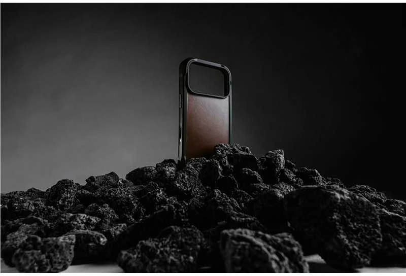 Dėklas Nomad Rugged Odinis dėklas, rustic ruda (Horween) - iPhone 17 Pro