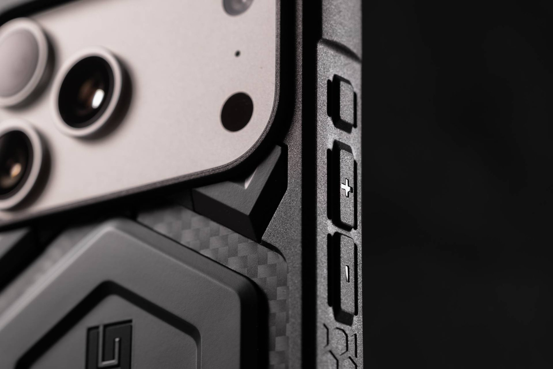 Dėklas Urban Armor Gear UAG Monarch Pro MagSafe, VEIL ice - iPhone 18 Pro/17 Pro aprašymas - Prekės nuotrauka