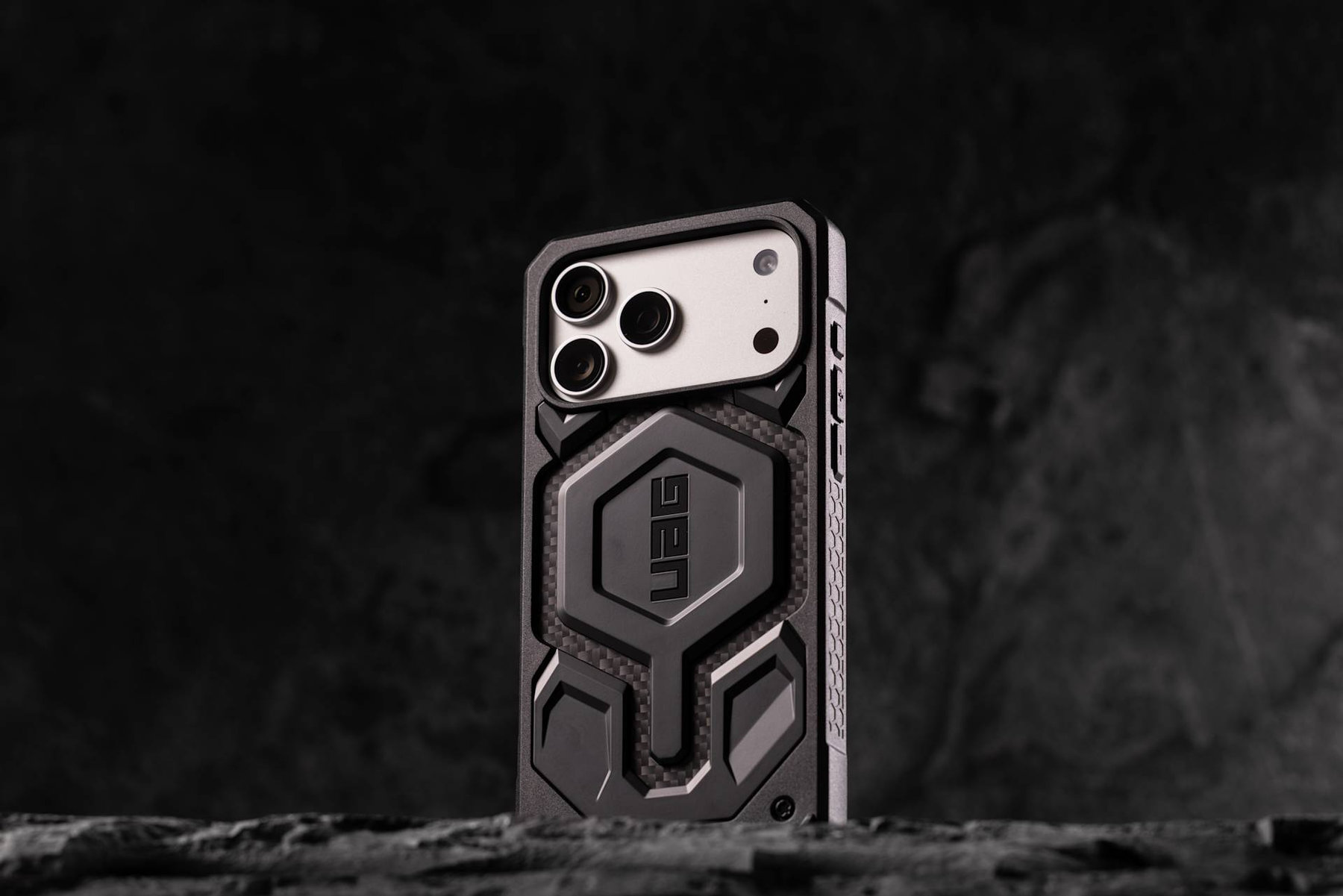 Dėklas Urban Armor Gear UAG Monarch Pro MagSafe, VEIL ice - iPhone 18 Pro/17 Pro aprašymas - Prekės nuotrauka