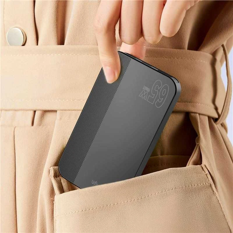 Mobile Origin 65W GaN III plonas įkroviklis su dviguba USB-C jungtimi, vieno USB-A jungtimi, baltas