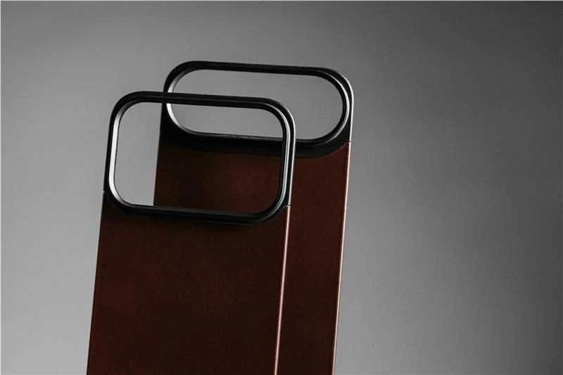 „Nomad“ magnetinis odinis dėklas, kaimiško stiliaus rudas (Horween), „Magsafe“ – „iPhone 17 Pro Max“