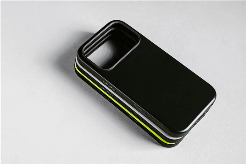Nomad Modern dėklas, vulcan juodos spalvos – iPhone 17 Pro Max