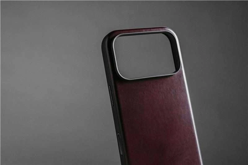 Nomad Modern Odinis dėklas, burgundy (Horween) - iPhone 17 Pro Max