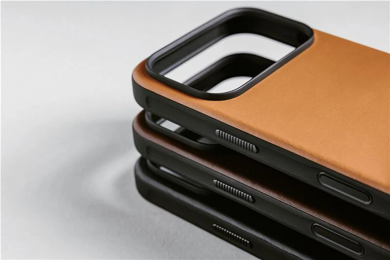 Nomad Modern Leather dėklas, anglų ruda – iPhone 17 Pro Max