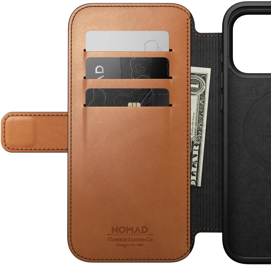 Dėklai ir viršeliai – „Flip Nomad Modern“ odinis „Folio“ dėklas, balno spalvos („Horween“) – iPhone 18 Pro Max/17 Pro Max