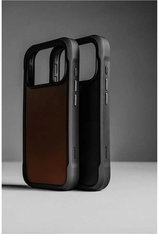 „Nomad“ tvirtas odinis dėklas, kaimiškos rudos spalvos („Horween“) – „iPhone 17 Pro Max“