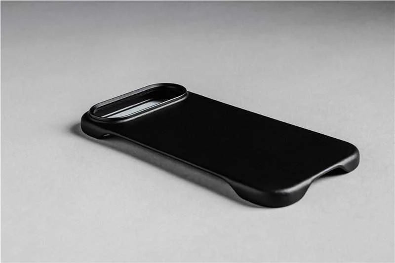 Nomad Tradicinis odinis dėklas, juodas („Horween“) – „iPhone Air“