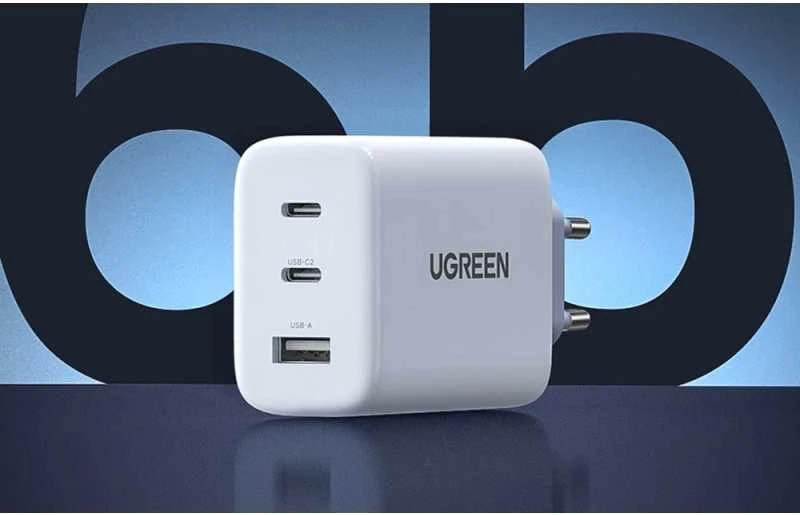 Sieninis įkroviklis UGREEN CD275, 2x USB-C, 1x USB, 65W (balta)