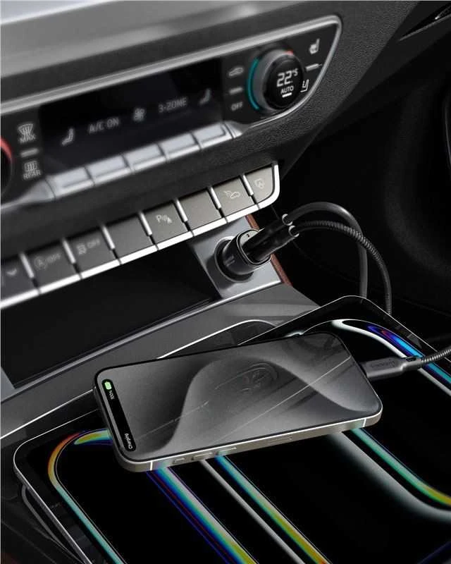 „Spigen ArcStation Essential EV502“ automobilinis įkroviklis, 2x USB-C, PD + QC3.0, 50W (juodas)