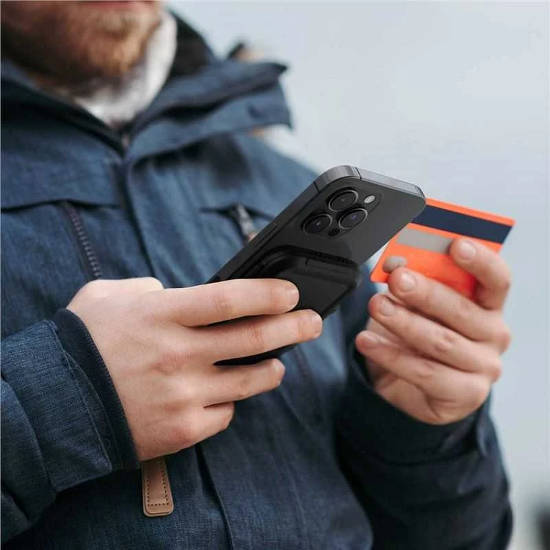 „Spigen iPhone Lock Fit“ piniginė su „MagSafe“ laidu, juoda