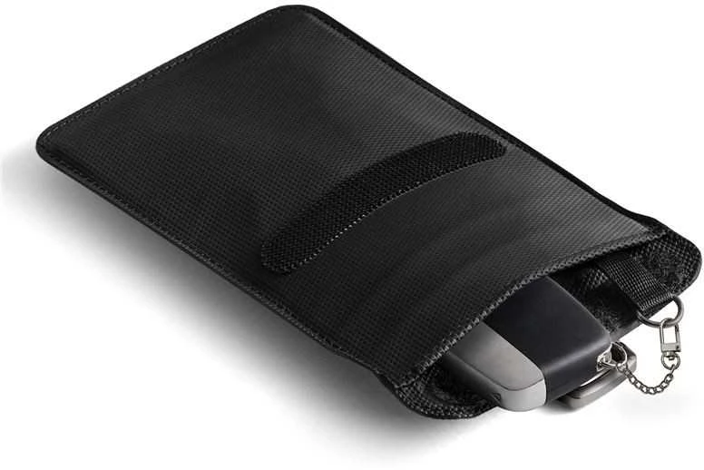 Spigen krepšys KEYLESS RFID SIGNAL BLOCKER juodos spalvos