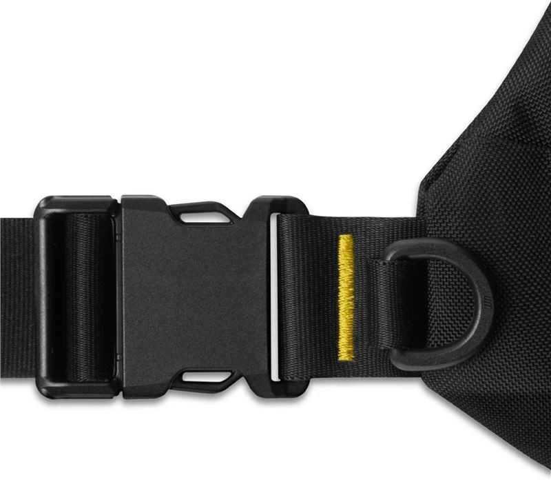 Spigen Klasden Sling Bag, juodos spalvos