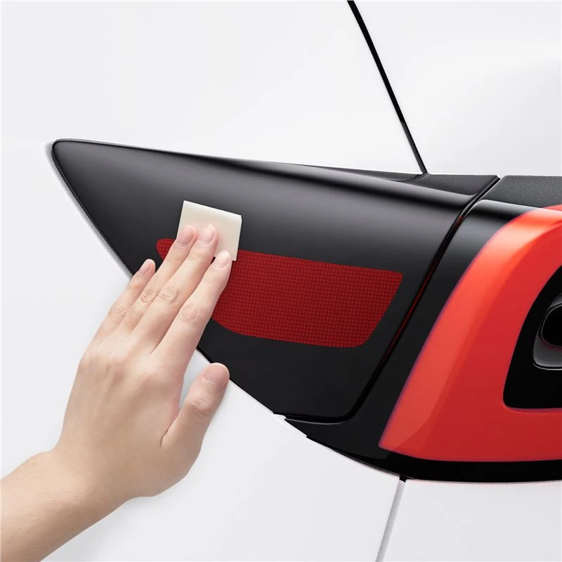 Spigen Tesla apsauginė plėvelė ir apklijavimo rinkinys įkrovimo lizdui (ES), anglies raštas - Tesla Model Y/3