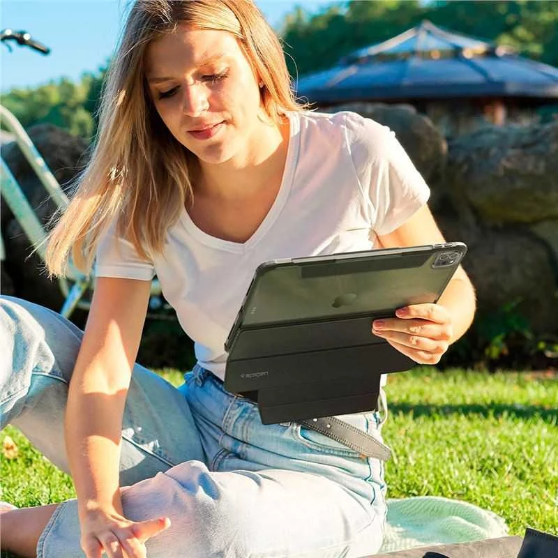 Spigen Ultra Hybrid Pro – dėklas skirtas Apple iPad Pro 11 2022-2020 Juodas