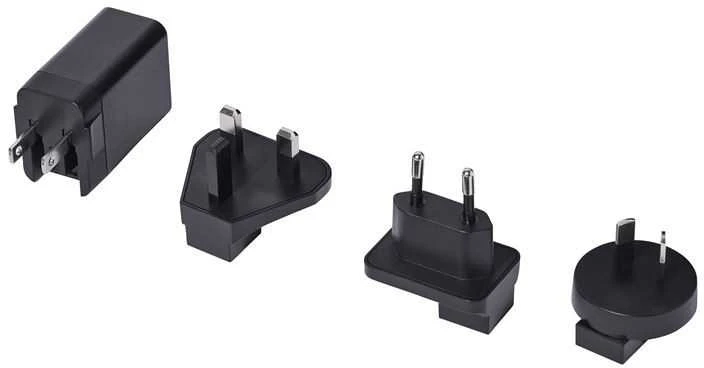 Urban Armor Gear UAG 3in1 kelioninis įkroviklis 15W, suderinamas su „MagSafe“, laidai, kištukai ir organizatorius pridedami (juoda)