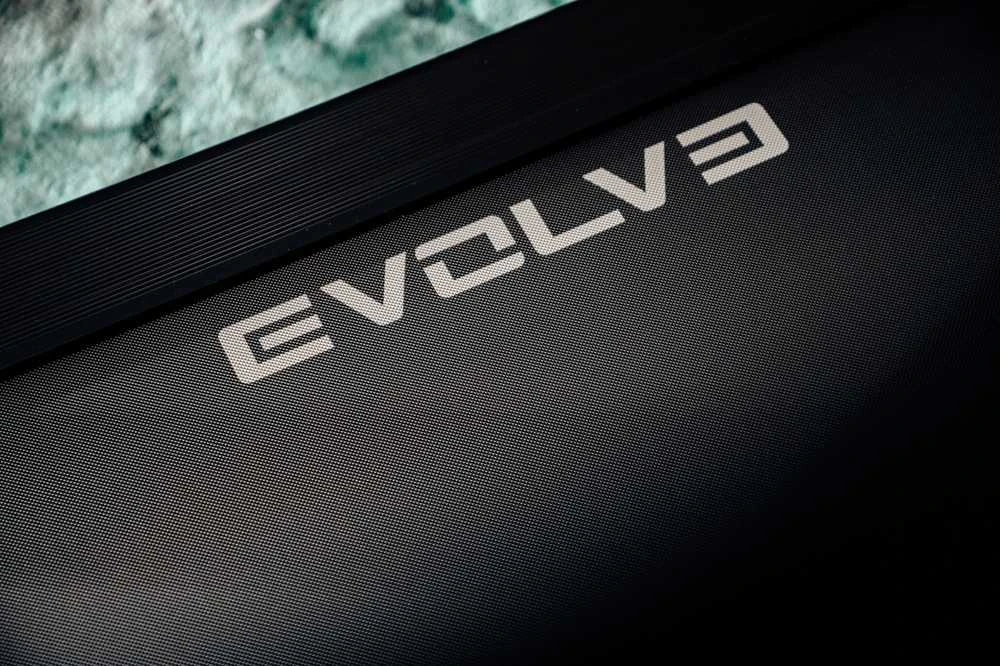 "Evolve" bėgimo takelis su pulteliu (300-LED)