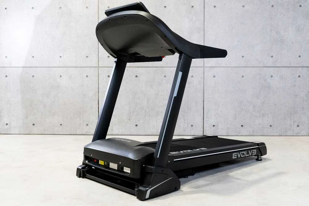 Bėgimo takelis „Evolve“ su LCD konsolė (HT-250)