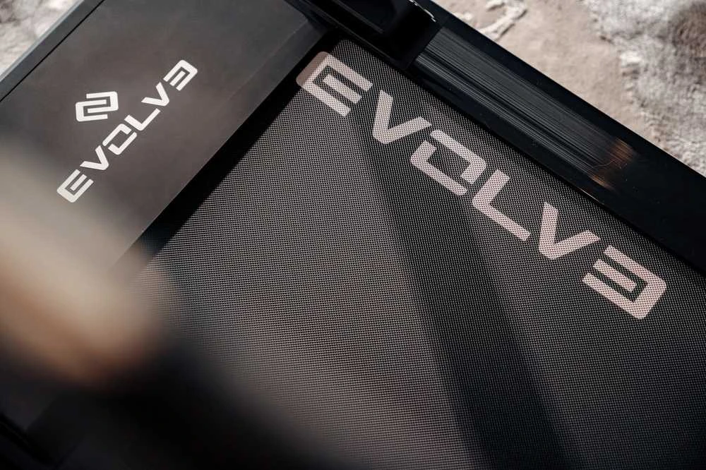 "Evolve" bėgimo takelis su LED pulteliu (175-LED)