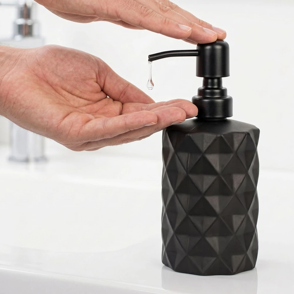 Relaxdays 2 juodi muilo dozatoriai 350 ml