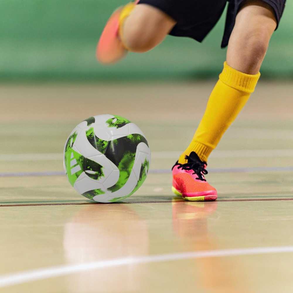 futbolo kamuolys adidas ht2427 4 dydis