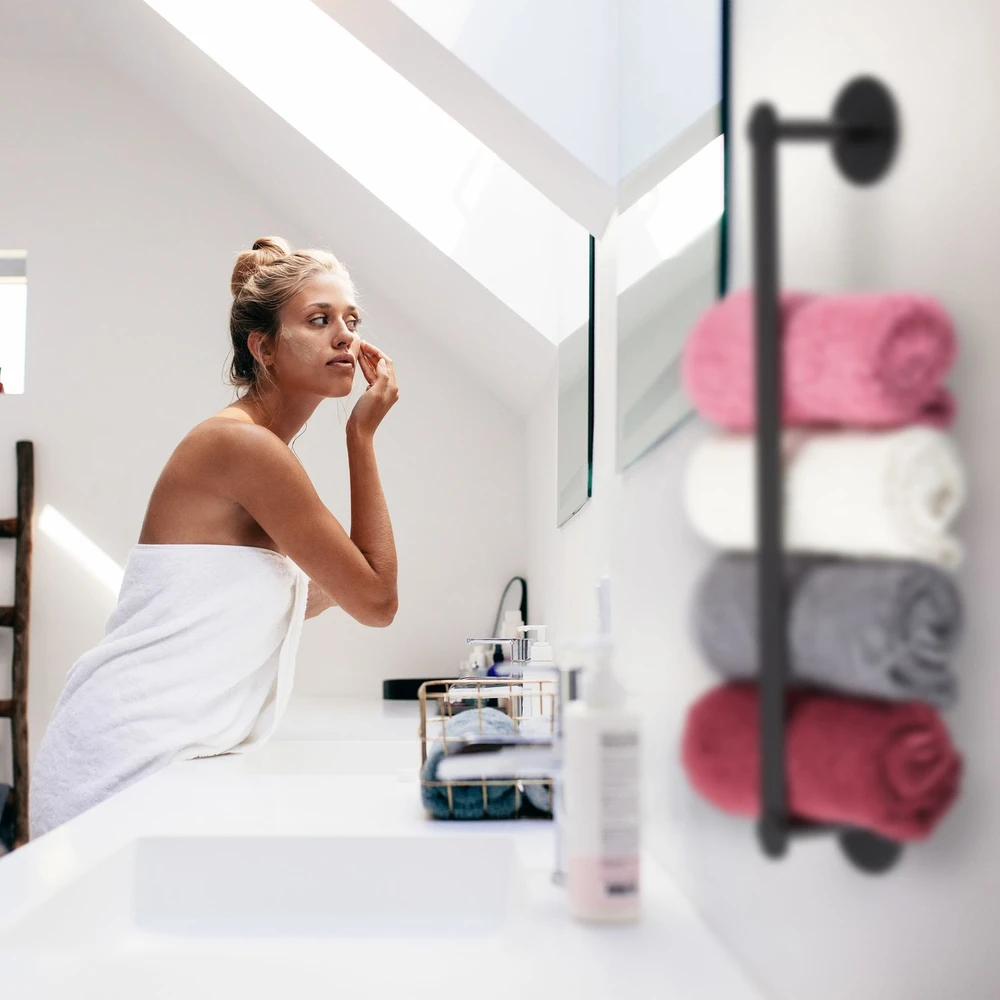 Relaxdays Juodas rankšluosčių laikiklis iš nerūdijančio plieno