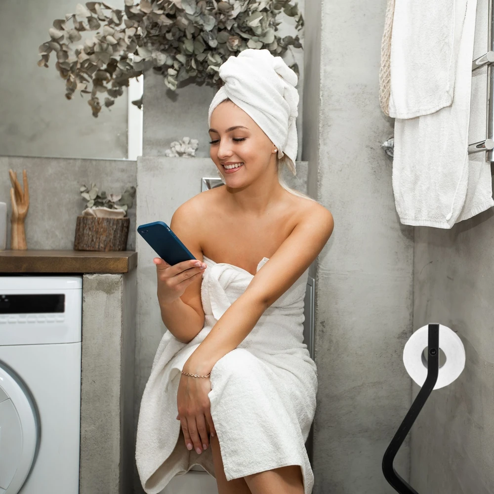 Relaxdays Juodas WC komplektas su tualetinio popieriaus laikikliu ir šepečiu
