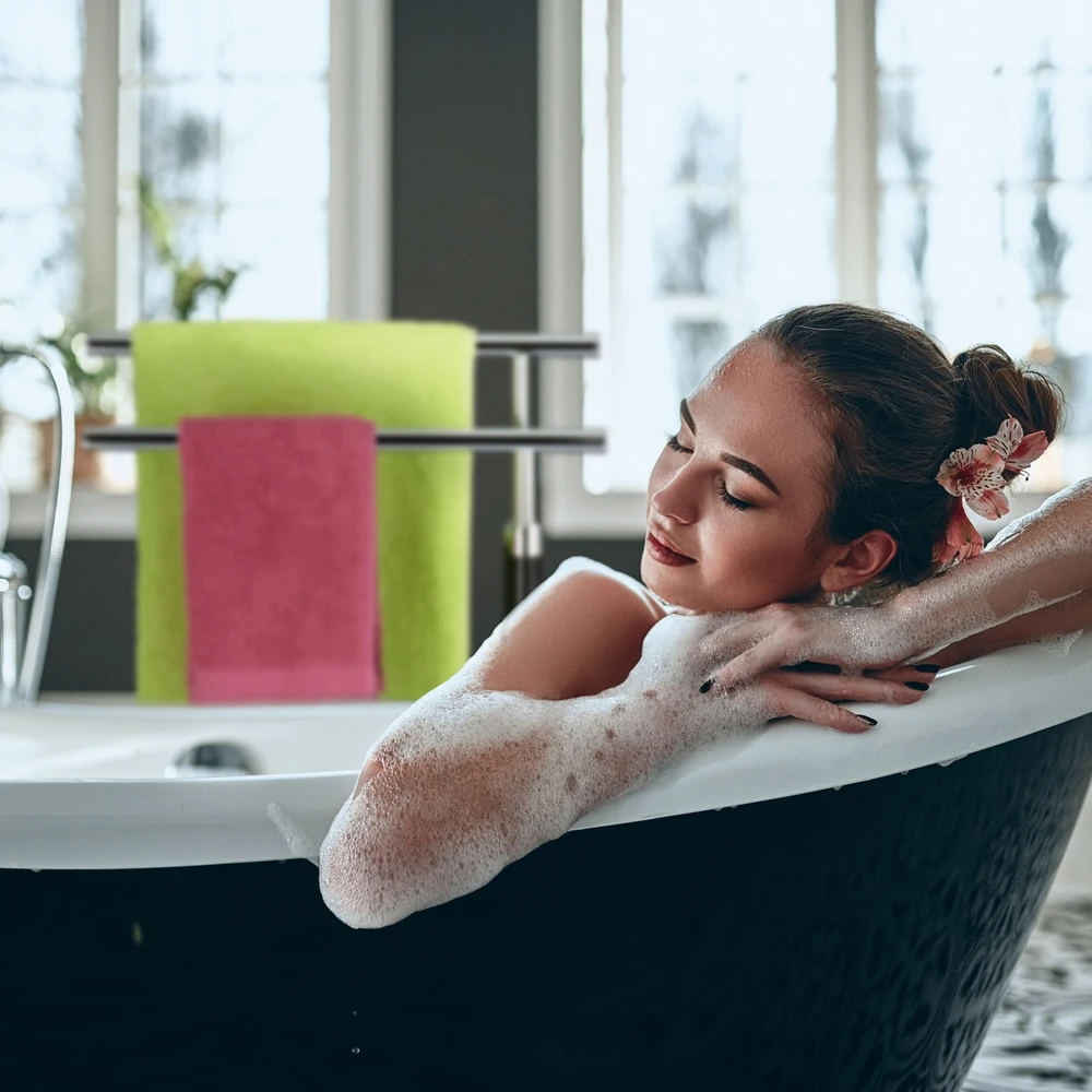 Relaxdays Laisvai pastatomas rankšluosčių stovas su 2 skersiniais